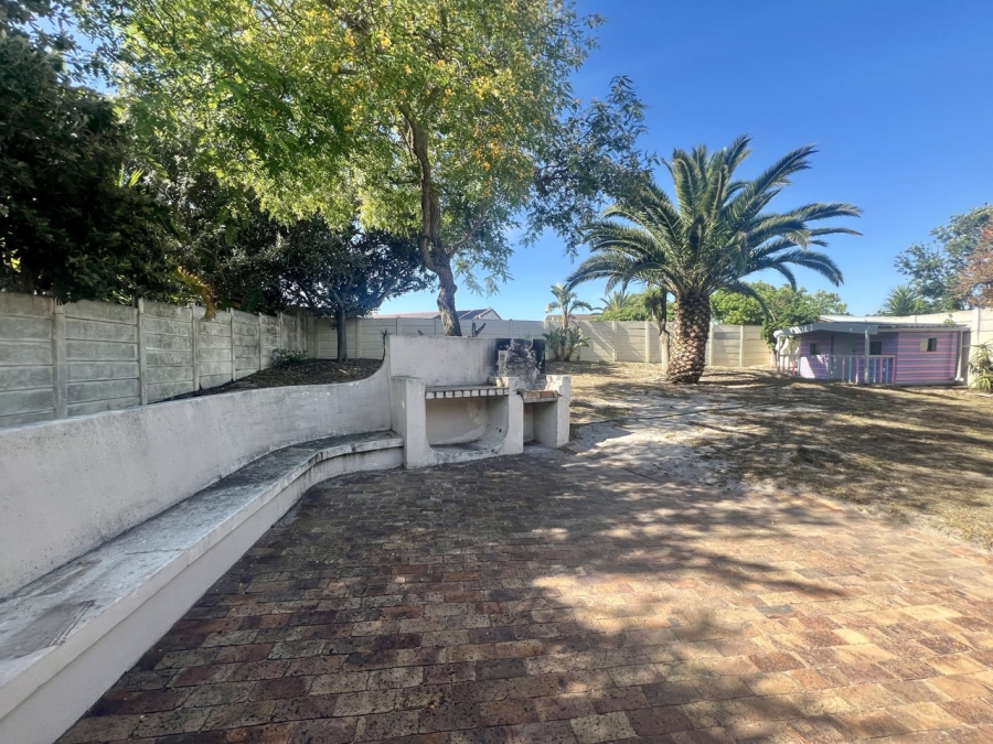 3 Bedroom Property for Sale in Flamingo Vlei Western Cape